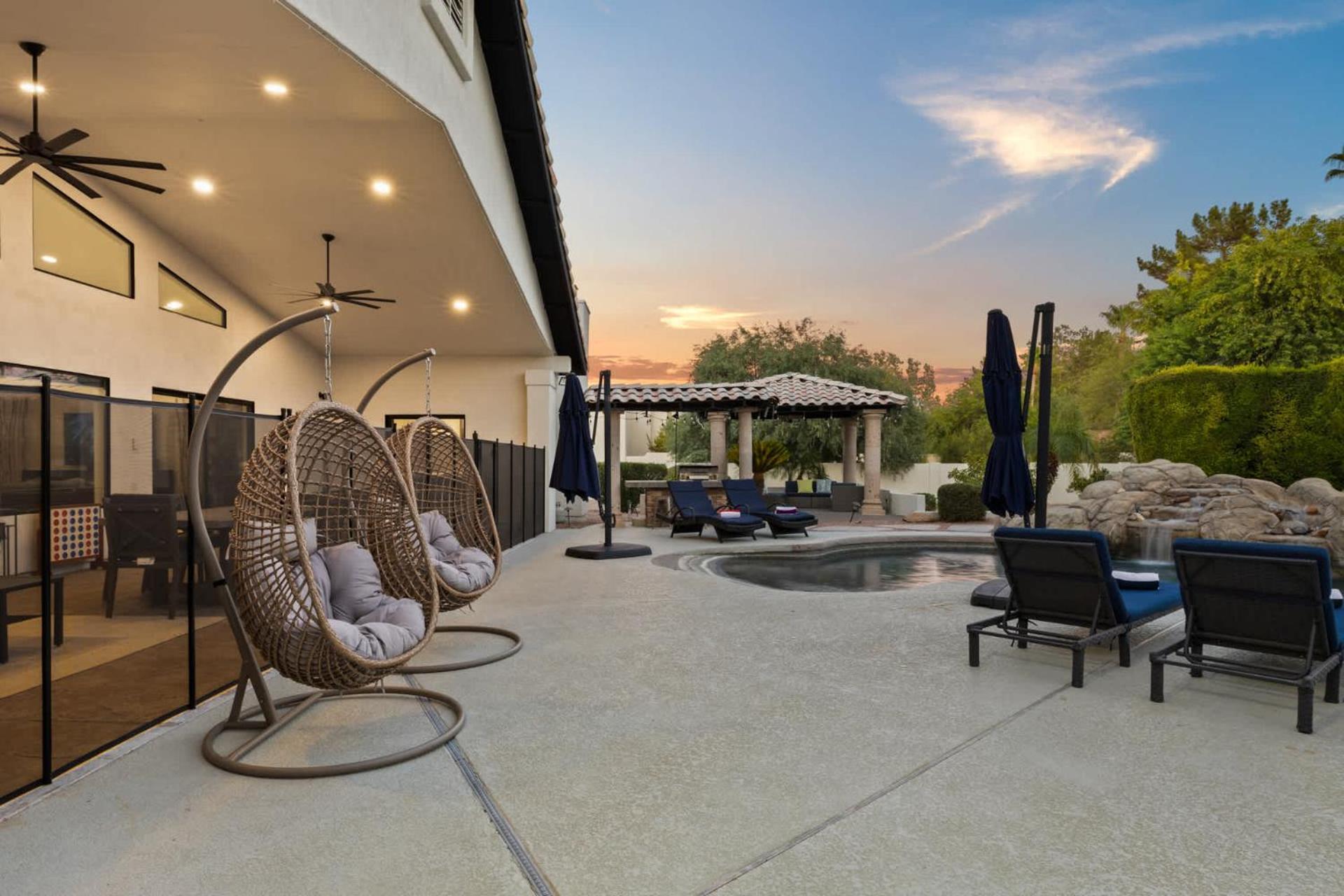 Sweetwater Luxury - Pool Volleyball & *